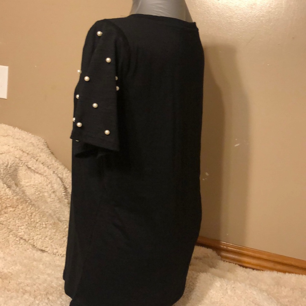 Black Top - Picture 2 of 5